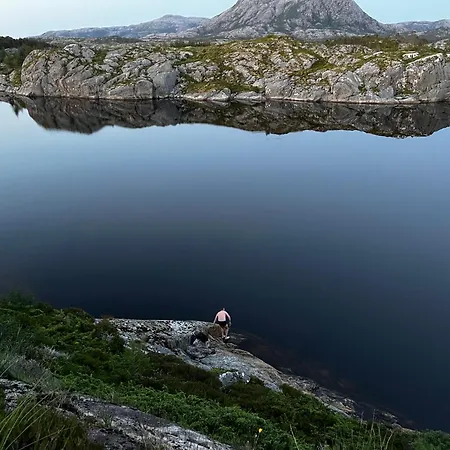 Naer Sjoen Pa Kvenvaer