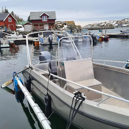 Naer Sjoen Pa Kvenvaer Holiday home