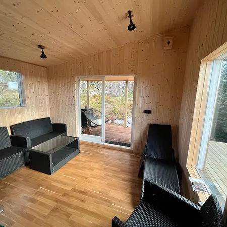 Naer Sjoen Pa Kvenvaer Hitra