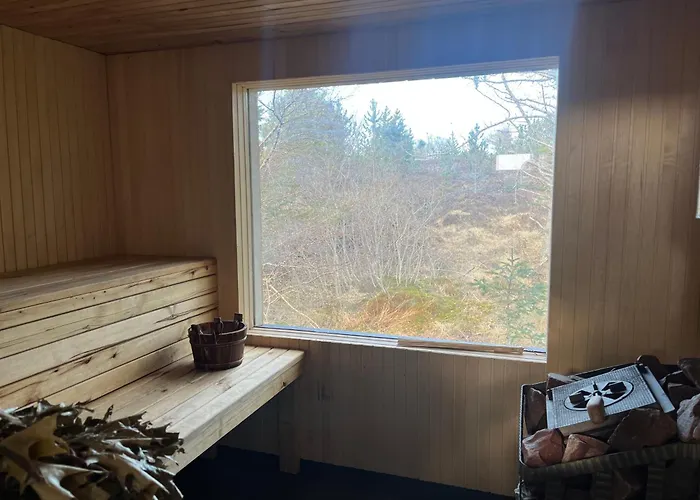 Nær Sjøen På Kvenvær Feriehus *