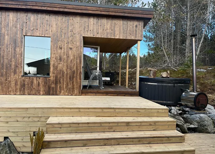 Feriehus Nær Sjøen På Kvenvær *